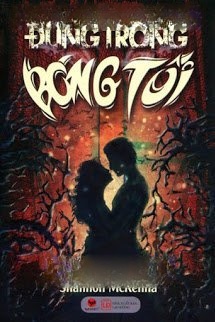 Bìa truyện Đứng Trong Bóng Tối