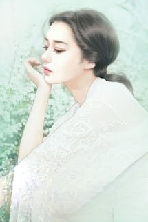 Yêu Ai Em Mới Hạnh Phúc
